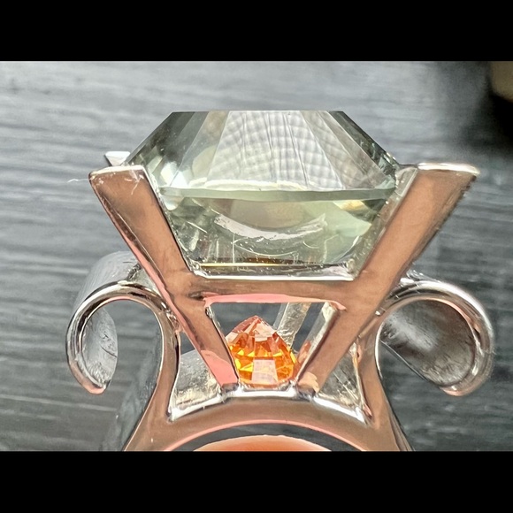 Intrigue ring, 18k white gold, 20ct prasiolite center gem stone - Picture 1 of 10